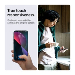 Spigen GLAS.tR ez FIT iPhone 13 / 13 Pro / 14 / 16e / 17e panssarilasi, Yksityissuoja asennusapurilla (2-pack)